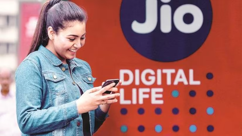 Jio has made people happy, by spending just Rs 20 per day you will get 13 OTT Apps and 550 TV channels, know what is the scheme